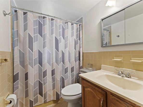 32 Madison Avenue, Franklin Square NY 11010