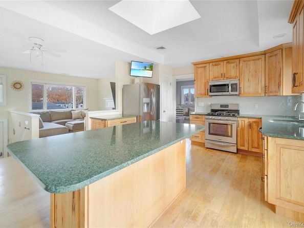 15 Marlin Road, East Quogue NY 11942