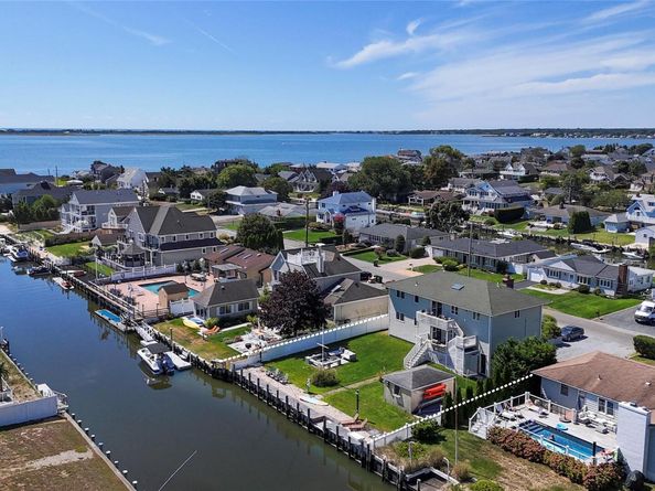 15 Marlin Road, East Quogue NY 11942