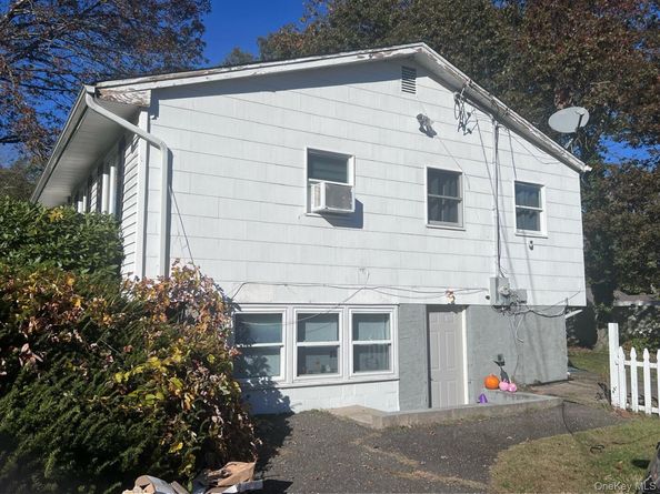 15 Wenmore Lane, Port Jefferson Station NY 11776