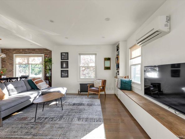 13 Gotham Street, Valley Stream NY 11581