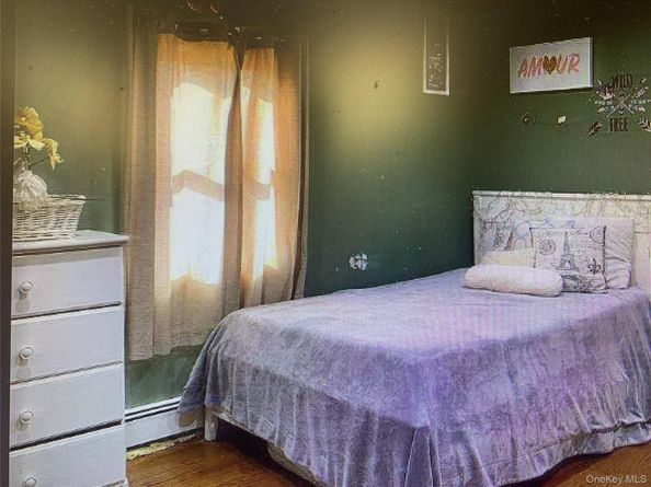 54 Robert Street, Freeport NY 11520