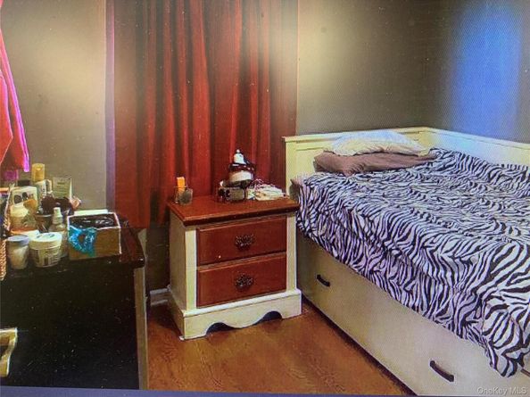 54 Robert Street, Freeport NY 11520