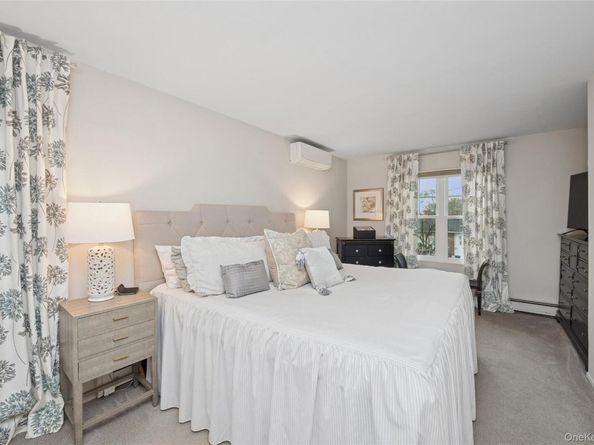 62 14th Street, Hicksville NY 11801