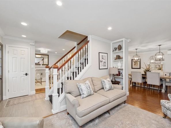 62 14th Street, Hicksville NY 11801