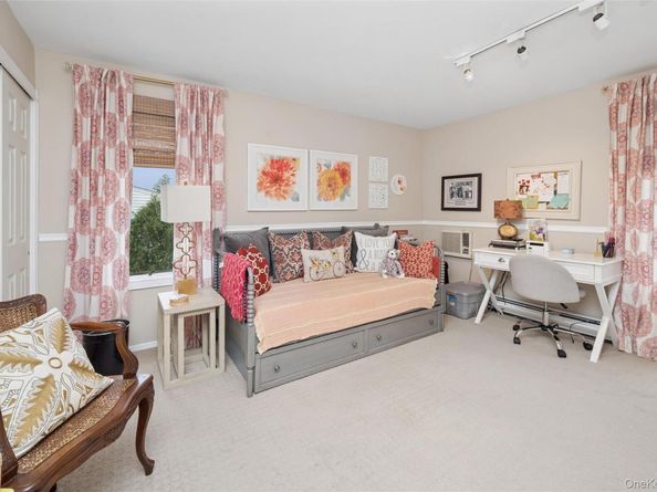 62 14th Street, Hicksville NY 11801