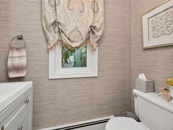 62 14th Street, Hicksville NY 11801