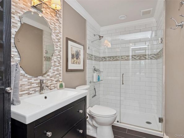 62 14th Street, Hicksville NY 11801