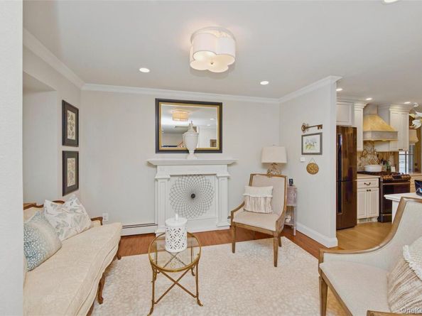 62 14th Street, Hicksville NY 11801