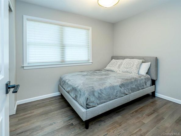 11 Maple Street, Glenwood Landing NY 11547