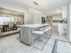 11 Maple Street, Glenwood Landing NY 11547