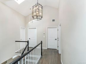 11 Maple Street, Glenwood Landing NY 11547