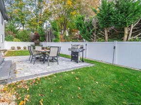 11 Maple Street, Glenwood Landing NY 11547