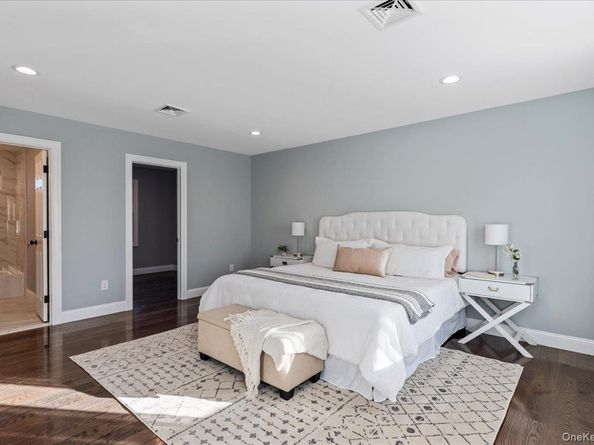 71 Stuyvesant Avenue, Mastic NY 11950