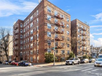 3176 Decatur Avenue