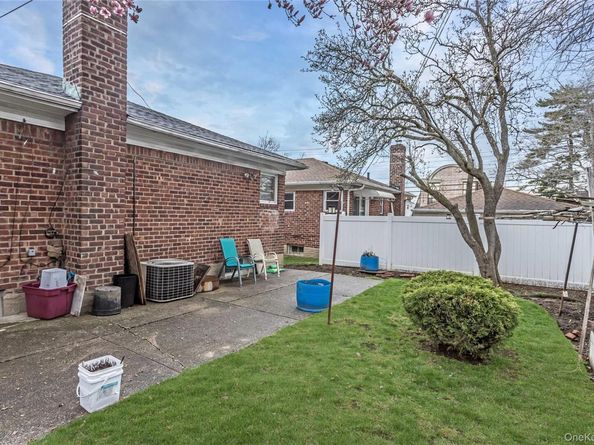 7007 171st Street, Fresh Meadows NY 11365