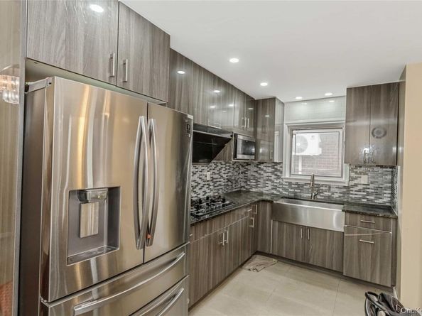 7007 171st Street, Fresh Meadows NY 11365