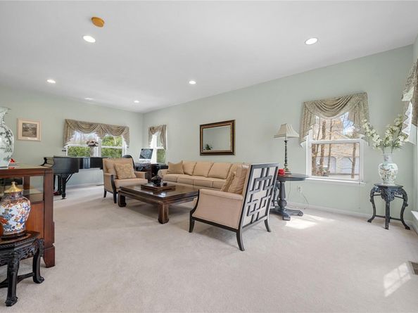 23 Varsity Boulevard, East Setauket NY 11733