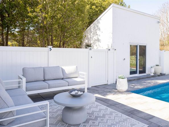 3 Clay Pit Road, Remsenburg NY 11960