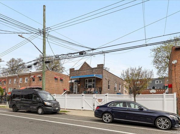 1021 E 213th Street, Bronx NY 10469