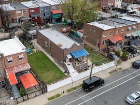 1021 E 213th Street, Bronx NY 10469