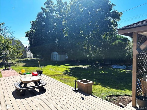 94 Mallard Road, Levittown NY 11756