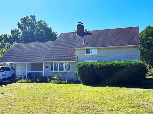 94 Mallard Road, Levittown NY 11756