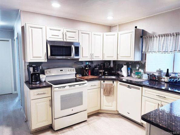 94 Mallard Road, Levittown NY 11756