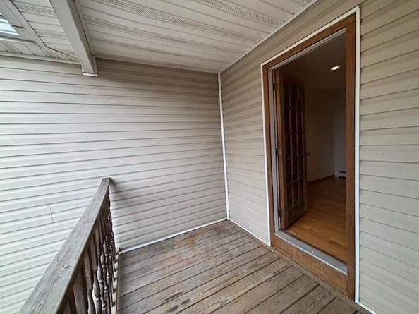 27 North Plaza, Amityville NY 11701
