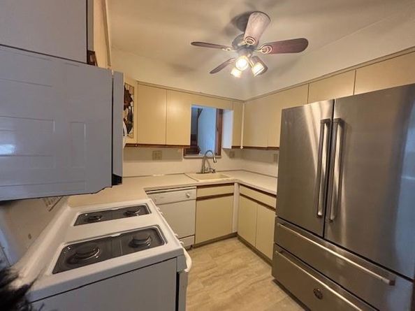 27 North Plaza, Amityville NY 11701