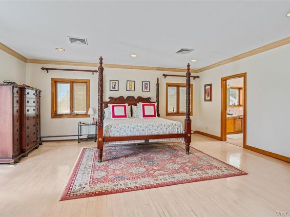 6 Summit Place, Malba NY 11357