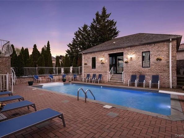 6 Summit Place, Malba NY 11357