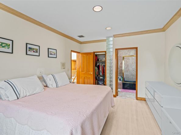 6 Summit Place, Malba NY 11357