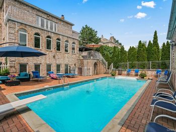 6 Summit Place