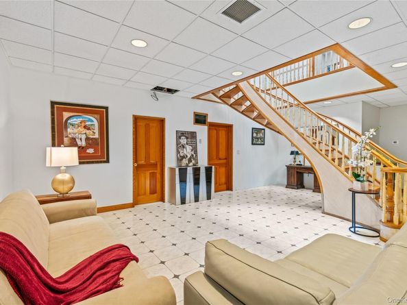 6 Summit Place, Malba NY 11357