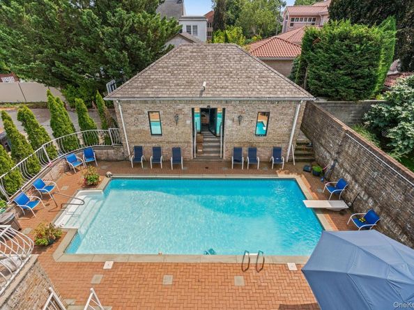 6 Summit Place, Malba NY 11357