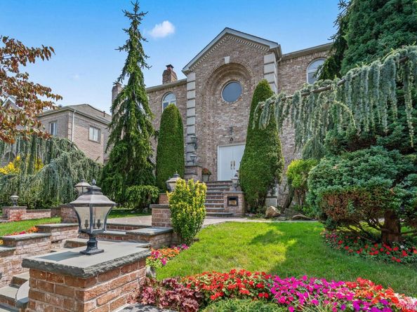 6 Summit Place, Malba NY 11357