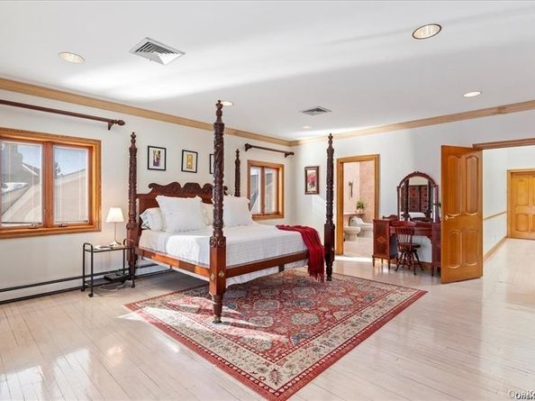6 Summit Place, Malba NY 11357