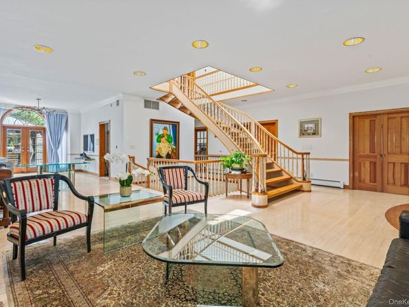6 Summit Place, Malba NY 11357