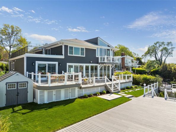 14 Shorecliff Place, Great Neck NY 11023