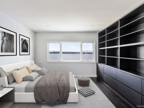 14 Shorecliff Place, Great Neck NY 11023