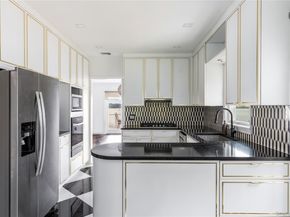 14 Shorecliff Place, Great Neck NY 11023