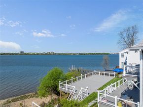 14 Shorecliff Place, Great Neck NY 11023