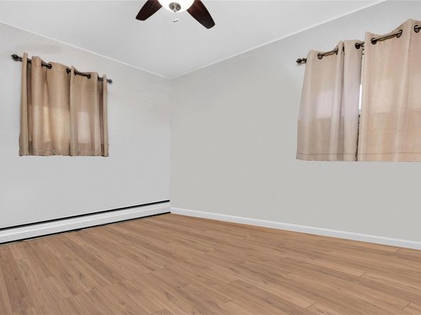 21 Lee Drive, Farmingdale NY 11735