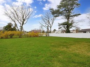 21 Lee Drive, Farmingdale NY 11735