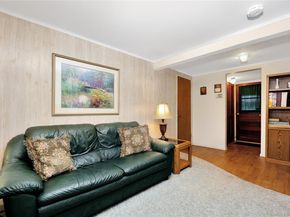 21 Lee Drive, Farmingdale NY 11735