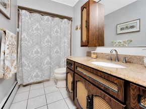 21 Lee Drive, Farmingdale NY 11735