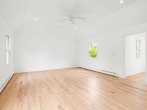 8 Maple Street, Glenwood Landing NY 11547