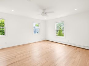 8 Maple Street, Glenwood Landing NY 11547
