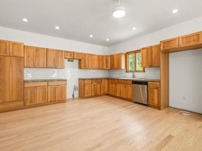 8 Maple Street, Glenwood Landing NY 11547